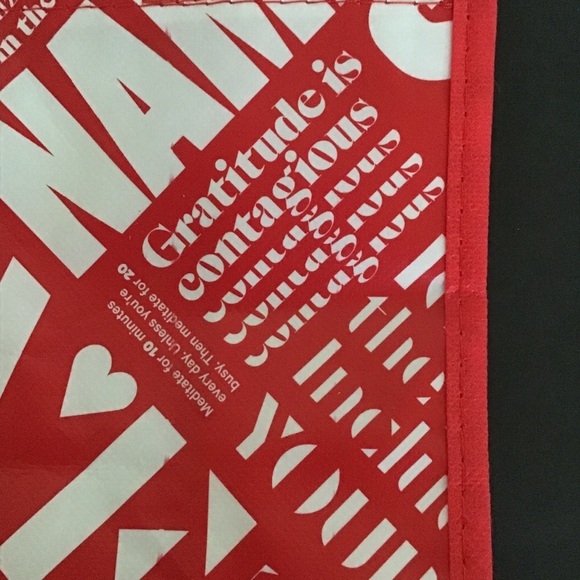 LULULEMON RED AND WHITE SMALL MANIFESTO REUSABLE TOTE BAG - Picture 5 of 11